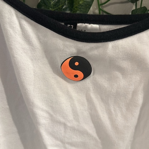 White/Yin and Yang Crop Top Tank - Picture 4 of 6